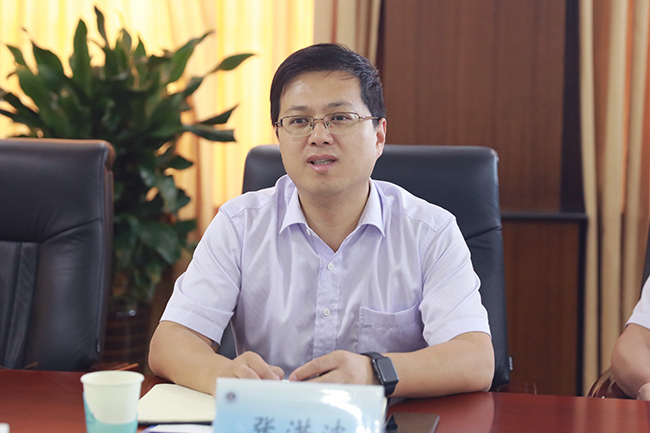 农业银行连云港分行副行长张洪波来校洽谈合作